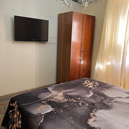Room Station Giulia Naples Exterior photo